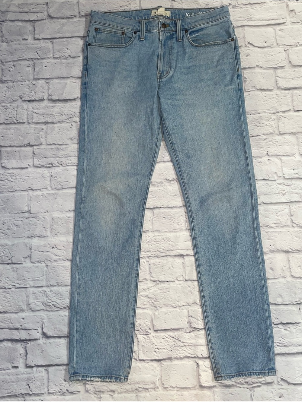 Madewell Men’s Athletic Slim Jeans. Light Blue Size 34x34